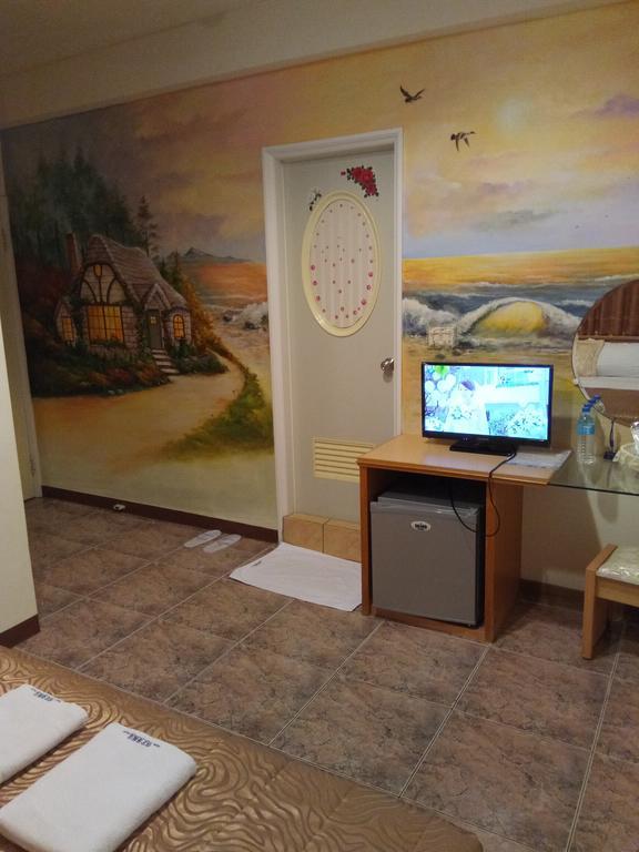 Love With Dolphin B&B 馬公市 エクステリア 写真